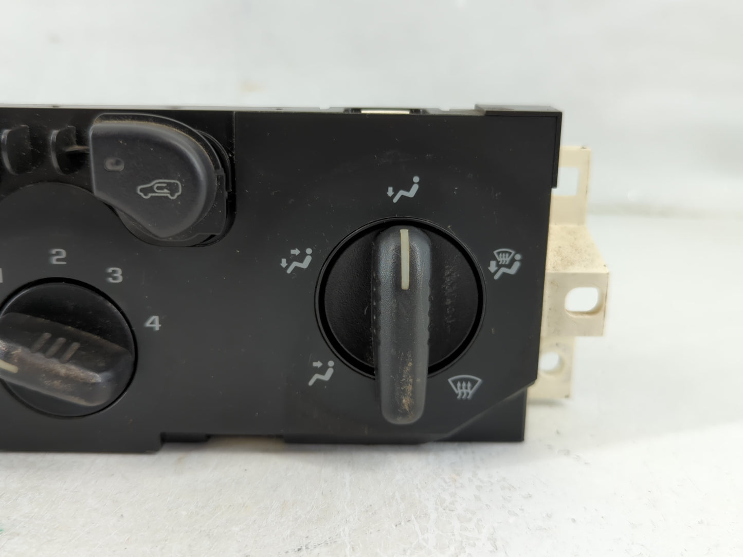 2004-2012 Chevrolet Colorado Climate Control Module Temperature AC/Heater Replacement P/N:25841856 Fits OEM Used Auto Parts 