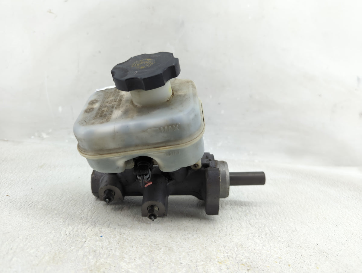 2004-2008 Chevrolet Colorado Brake Master Cylinder 1312778 - Oemusedautoparts1.com