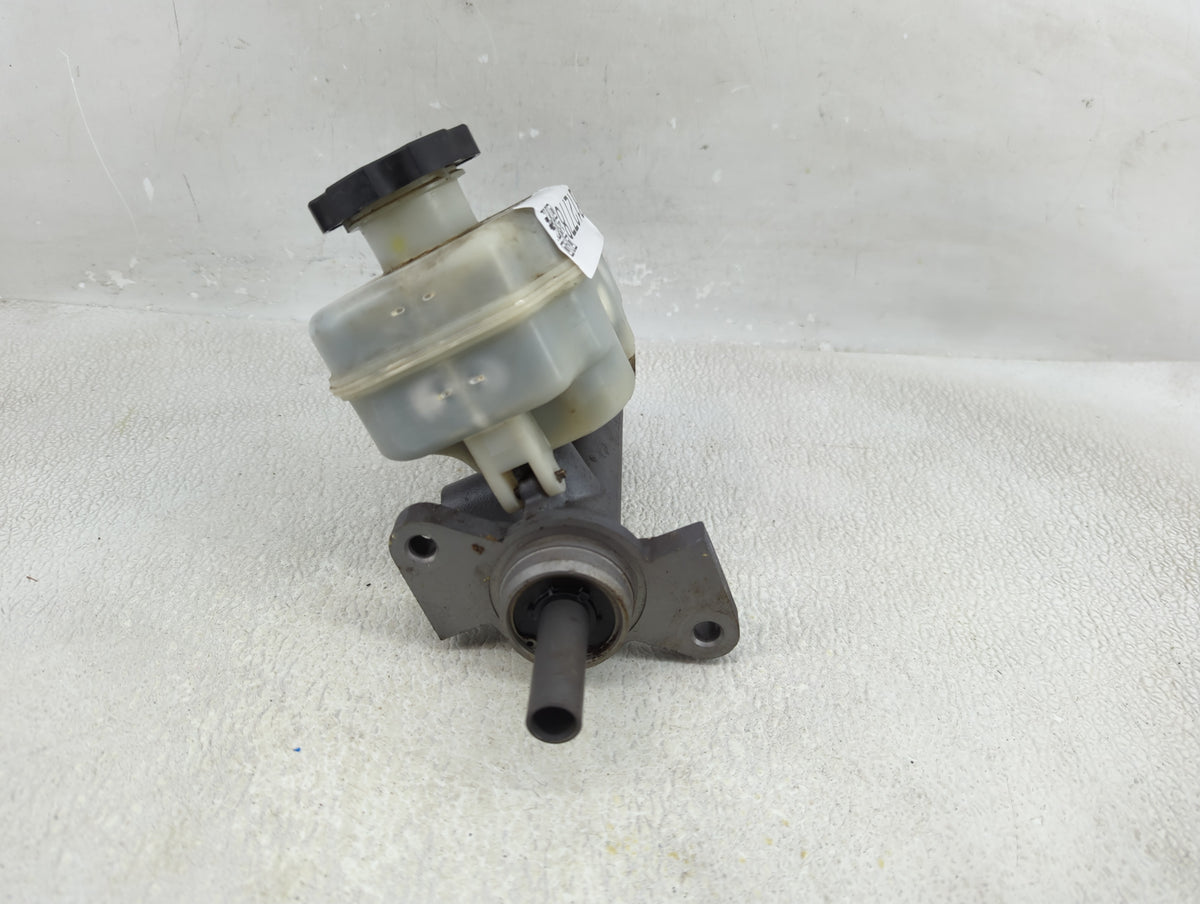 2004-2008 Chevrolet Colorado Brake Master Cylinder 1312778 - Oemusedautoparts1.com