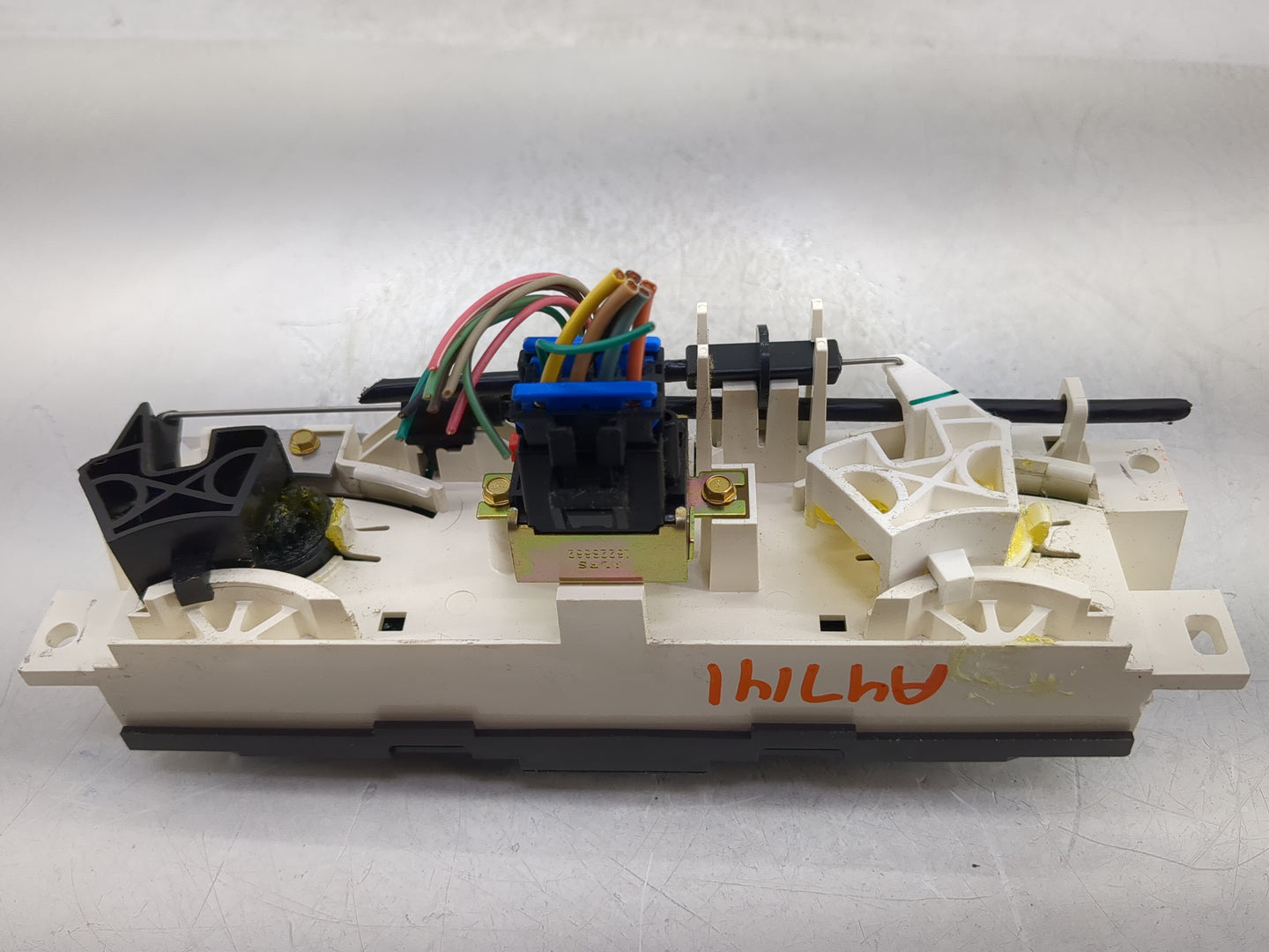 2004-2012 Chevrolet Colorado Climate Control Module Temperature AC/Heater Replacement P/N:25841856 Fits OEM Used Auto Parts 