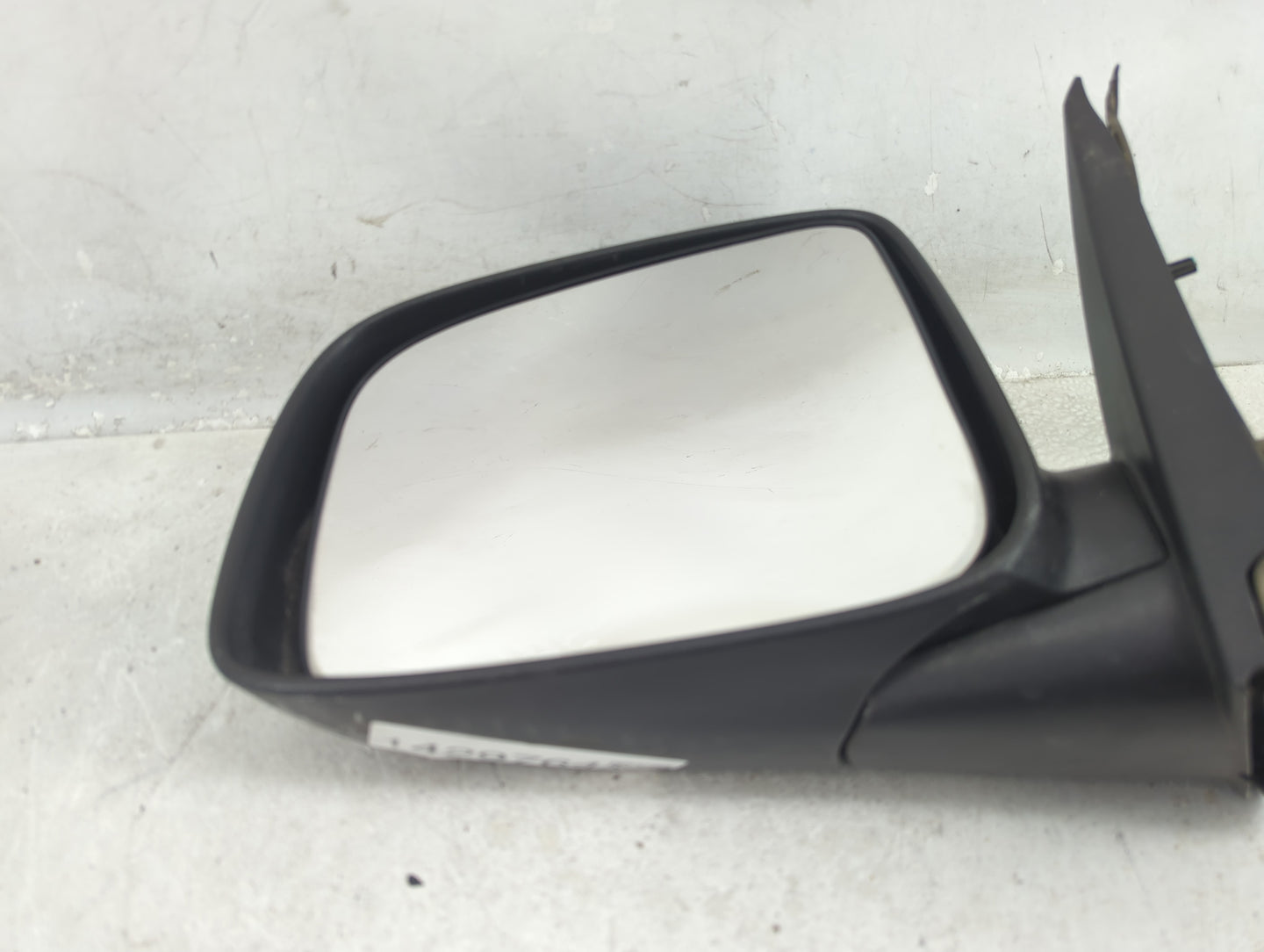 2004-2012 Chevrolet Colorado Driver Side View Mirror - Left Door Mirror OEM Used - Oemusedautoparts1.com