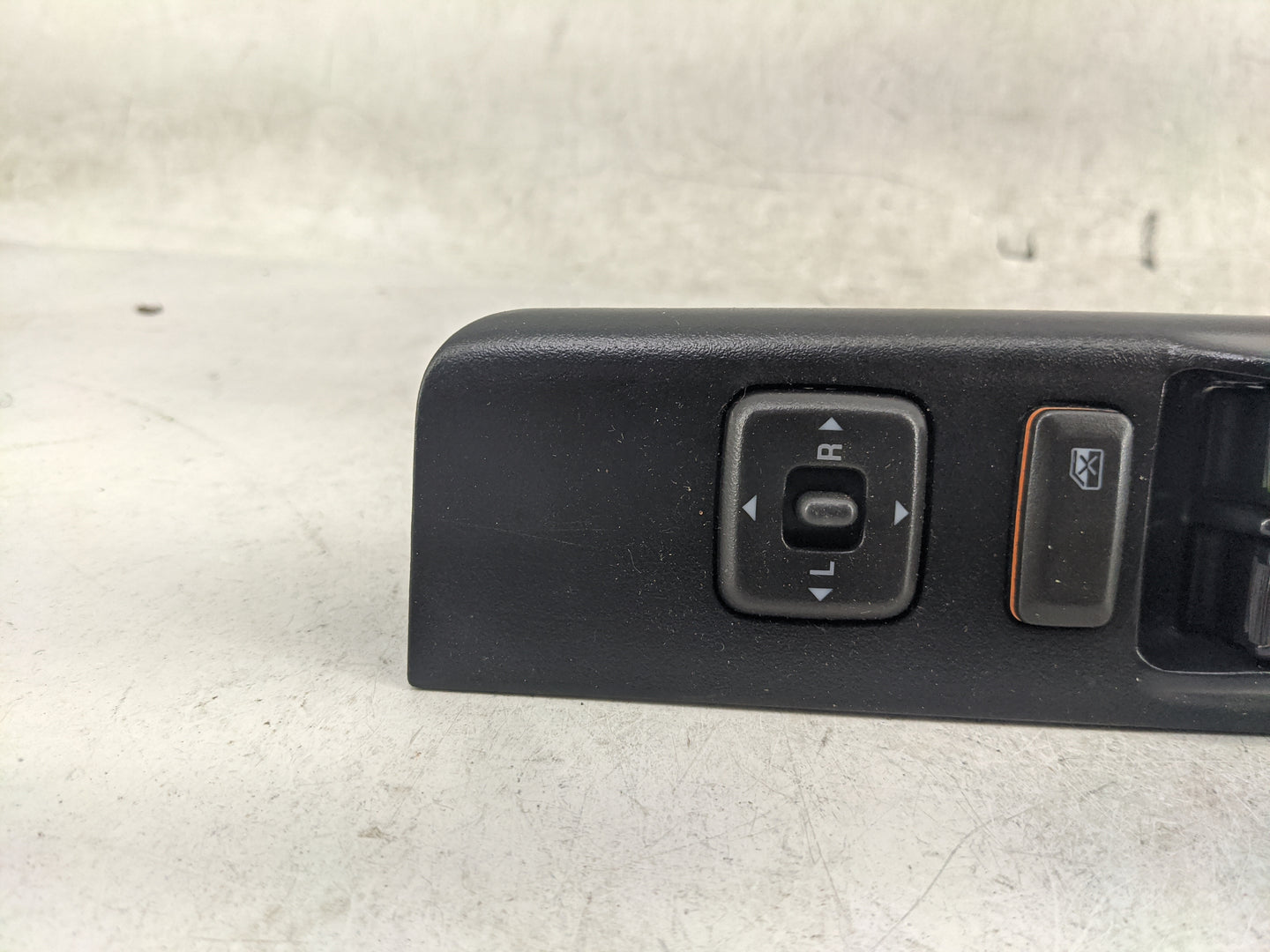 2004-2012 Chevrolet Colorado Master Power Window Switch Replacement Driver Side Left P/N:514632 Fits OEM Used Auto Parts - O