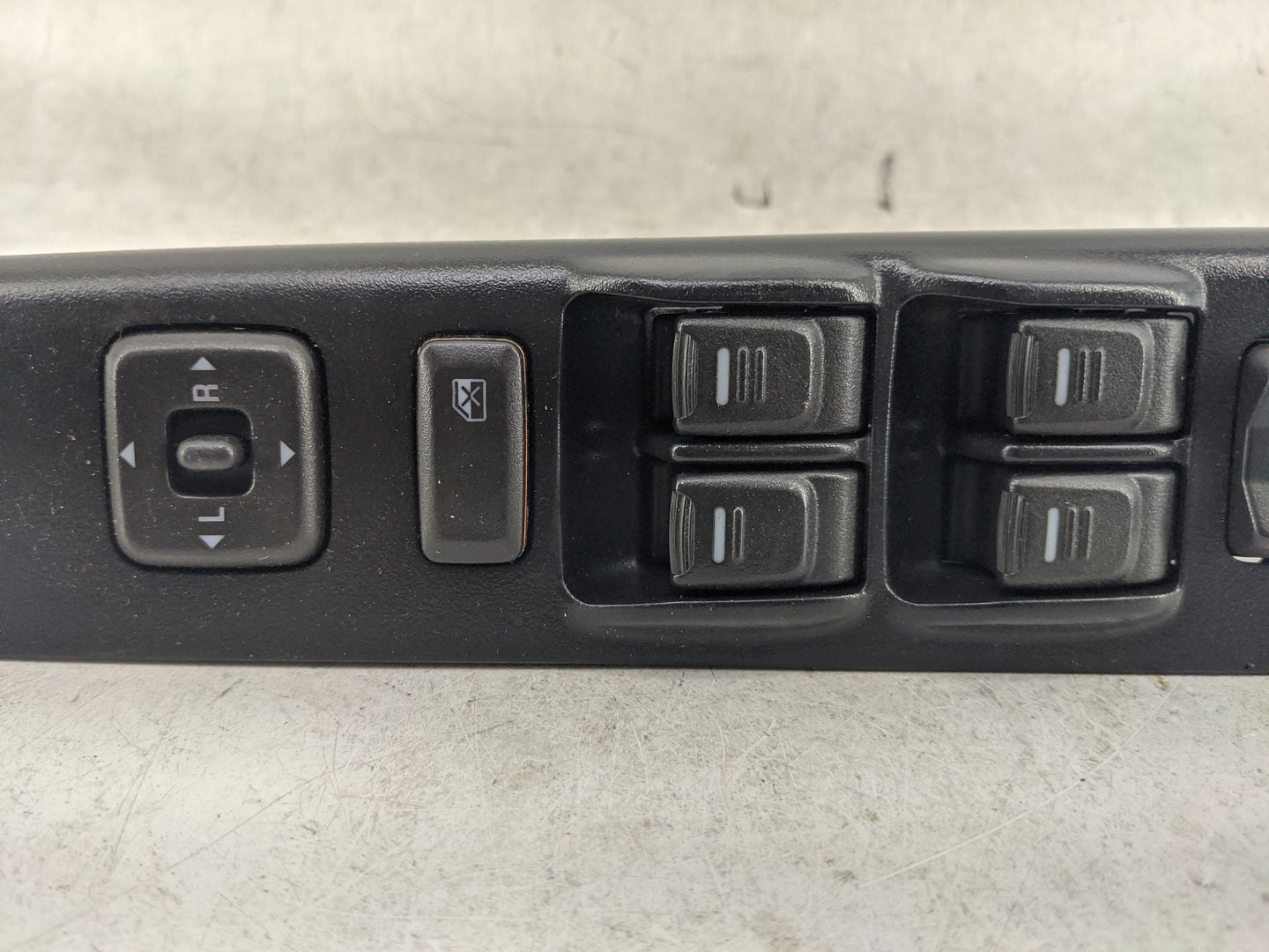 2004-2012 Chevrolet Colorado Master Power Window Switch Replacement Driver Side Left P/N:514632 Fits OEM Used Auto Parts - O