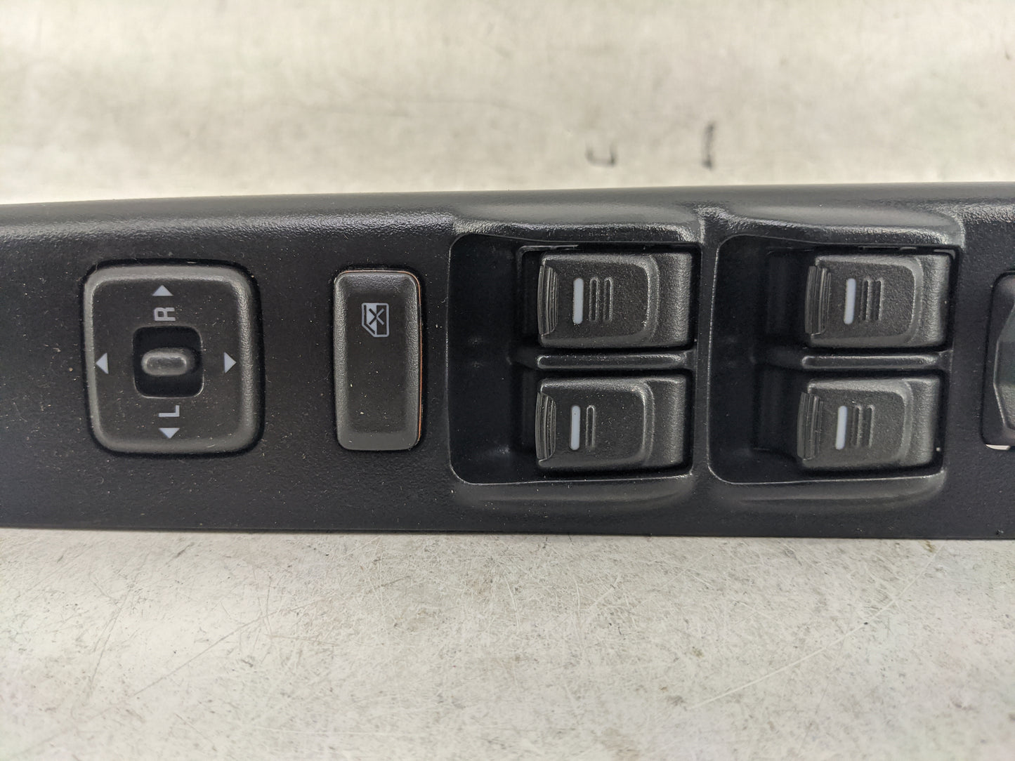 2004-2012 Chevrolet Colorado Master Power Window Switch Replacement Driver Side Left P/N:514632 Fits OEM Used Auto Parts - O