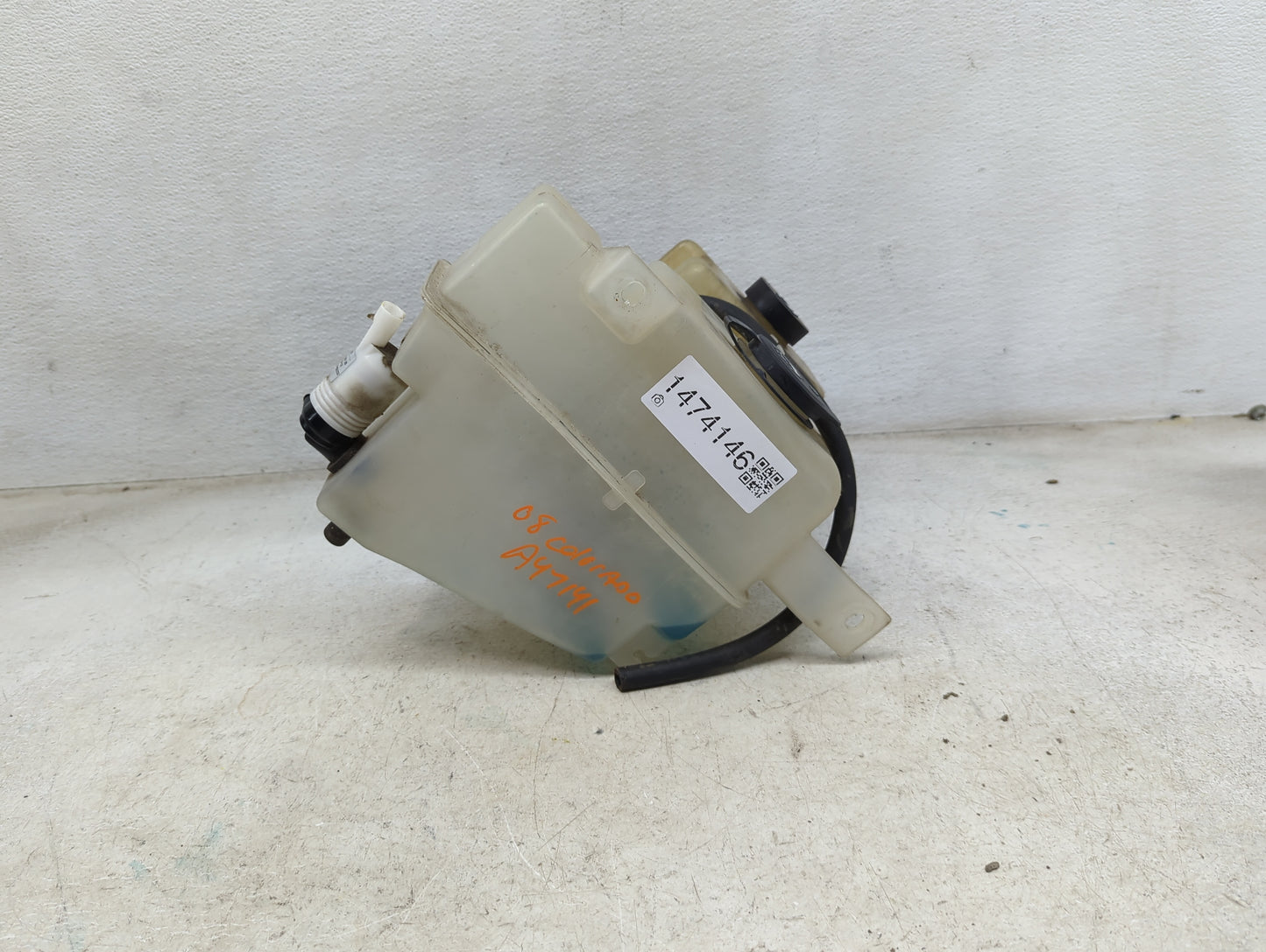 2007 Chevrolet Colorado Windshield Washer Fluid Reservoir Bottle Oem 1474146 - Oemusedautoparts1.com