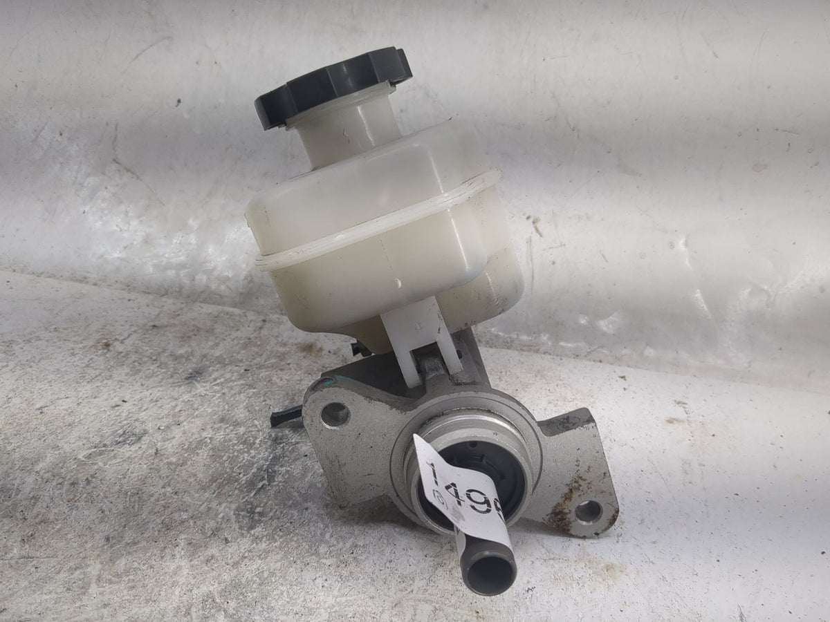 2004-2008 Chevrolet Colorado Brake Master Cylinder 1496769 - Oemusedautoparts1.com