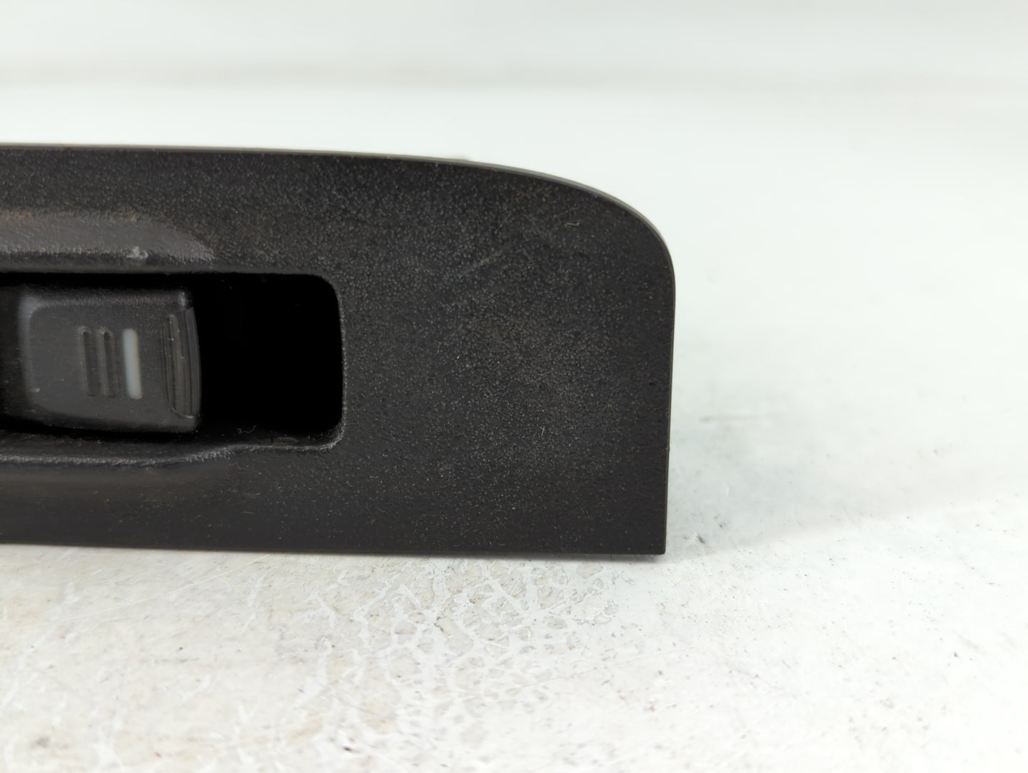 2004-2012 Chevrolet Colorado Master Power Window Switch Replacement Driver Side Left P/N:514644 Fits OEM Used Auto Parts - O