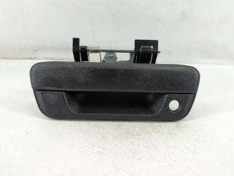 compare product 2004 Chevrolet Colorado Driver Rear Left Door Handle Exterior Assembly 885503