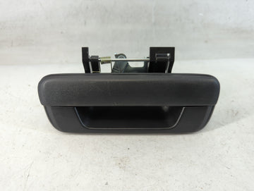 2004 Chevrolet Colorado Driver Rear Left Door Handle Exterior Assembly 886831 - Oemusedautoparts1.com