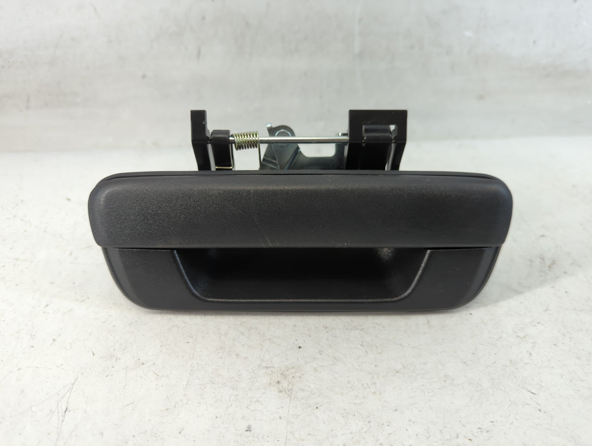 2004 Chevrolet Colorado Driver Rear Left Door Handle Exterior Assembly 886831 - Oemusedautoparts1.com