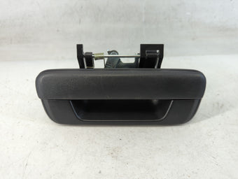 compare product 2004 Chevrolet Colorado Driver Rear Left Door Handle Exterior Assembly 886831