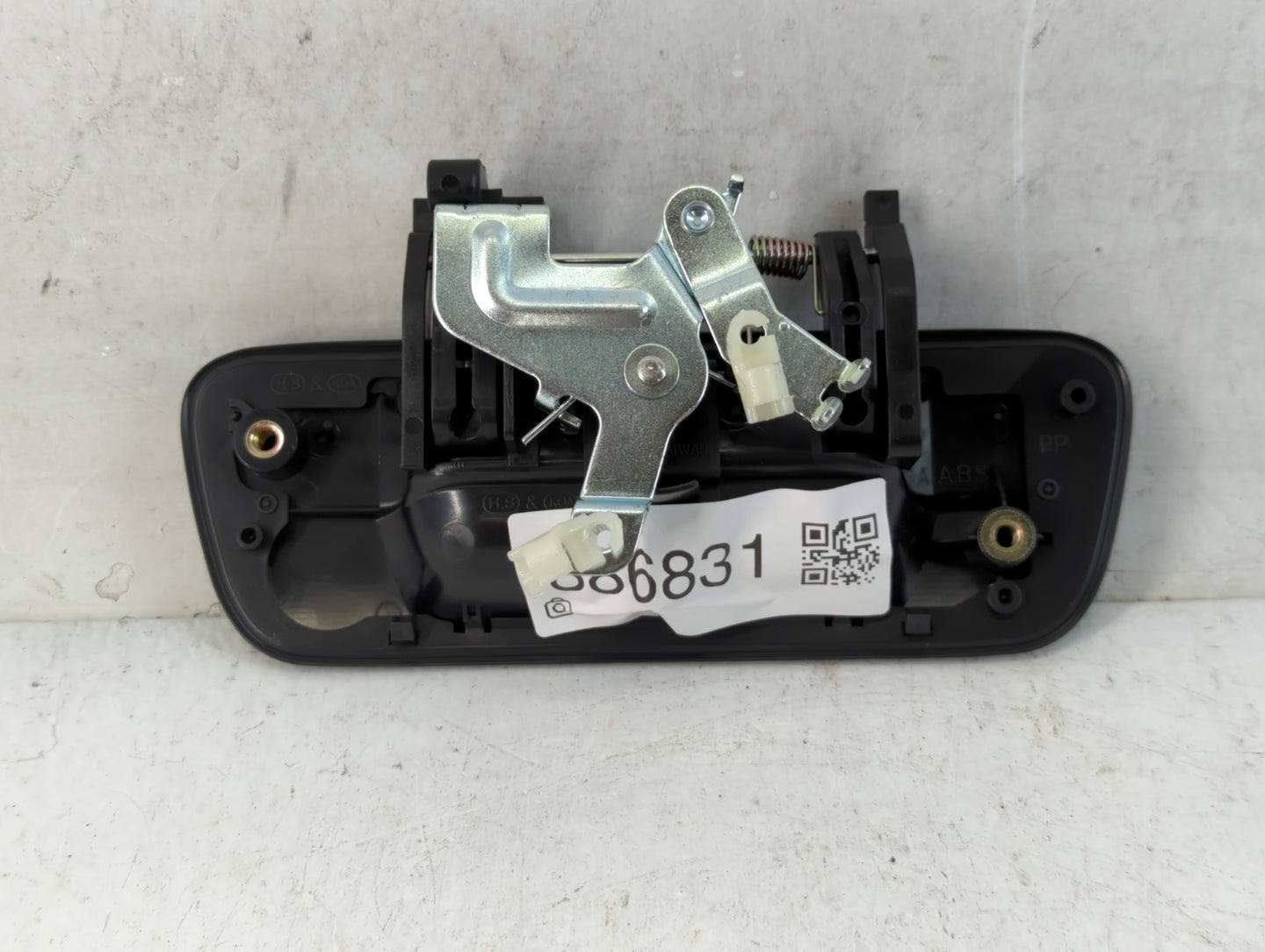 2004 Chevrolet Colorado Driver Rear Left Door Handle Exterior Assembly 886831 - Oemusedautoparts1.com