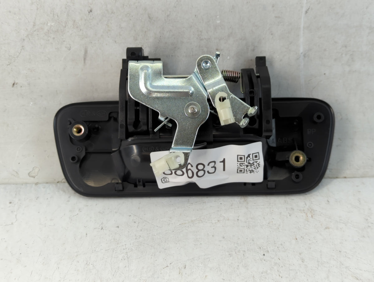 2004 Chevrolet Colorado Driver Rear Left Door Handle Exterior Assembly 886831 - Oemusedautoparts1.com