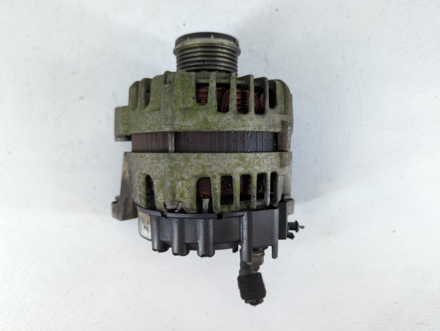2011 Chevrolet Cruze Alternator Replacement Generator Charging Assembly Engine OEM P/N:13577154 Fits OEM Used Auto Parts - O