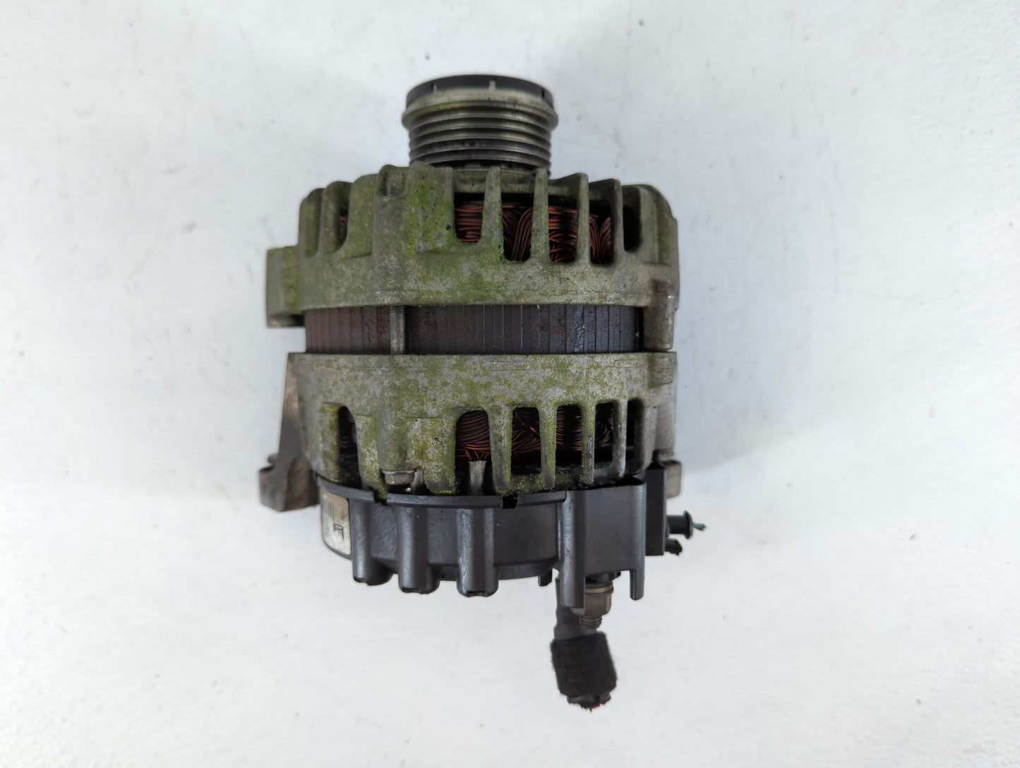 2011 Chevrolet Cruze Alternator Replacement Generator Charging Assembly Engine OEM P/N:13577154 Fits OEM Used Auto Parts - O