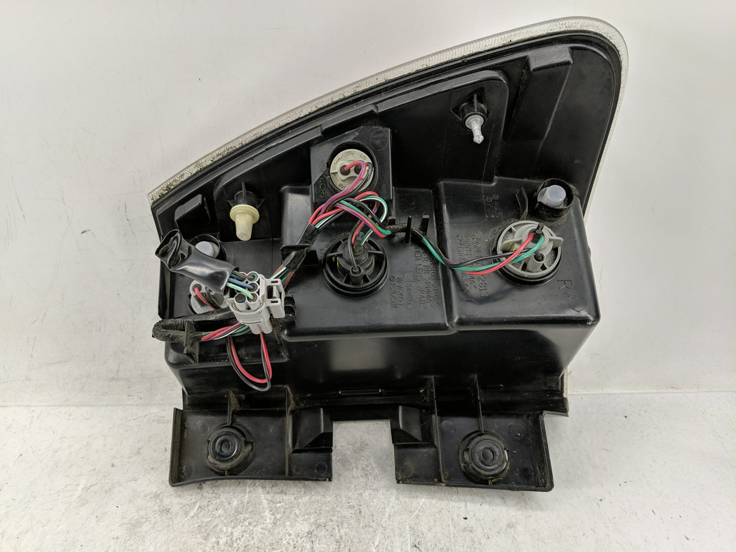 2005-2009 Chevrolet Equinox Tail Light Assembly Passenger Right OEM Fits Fits 2005 2006 2007 2008 2009 OEM Used Auto Parts -