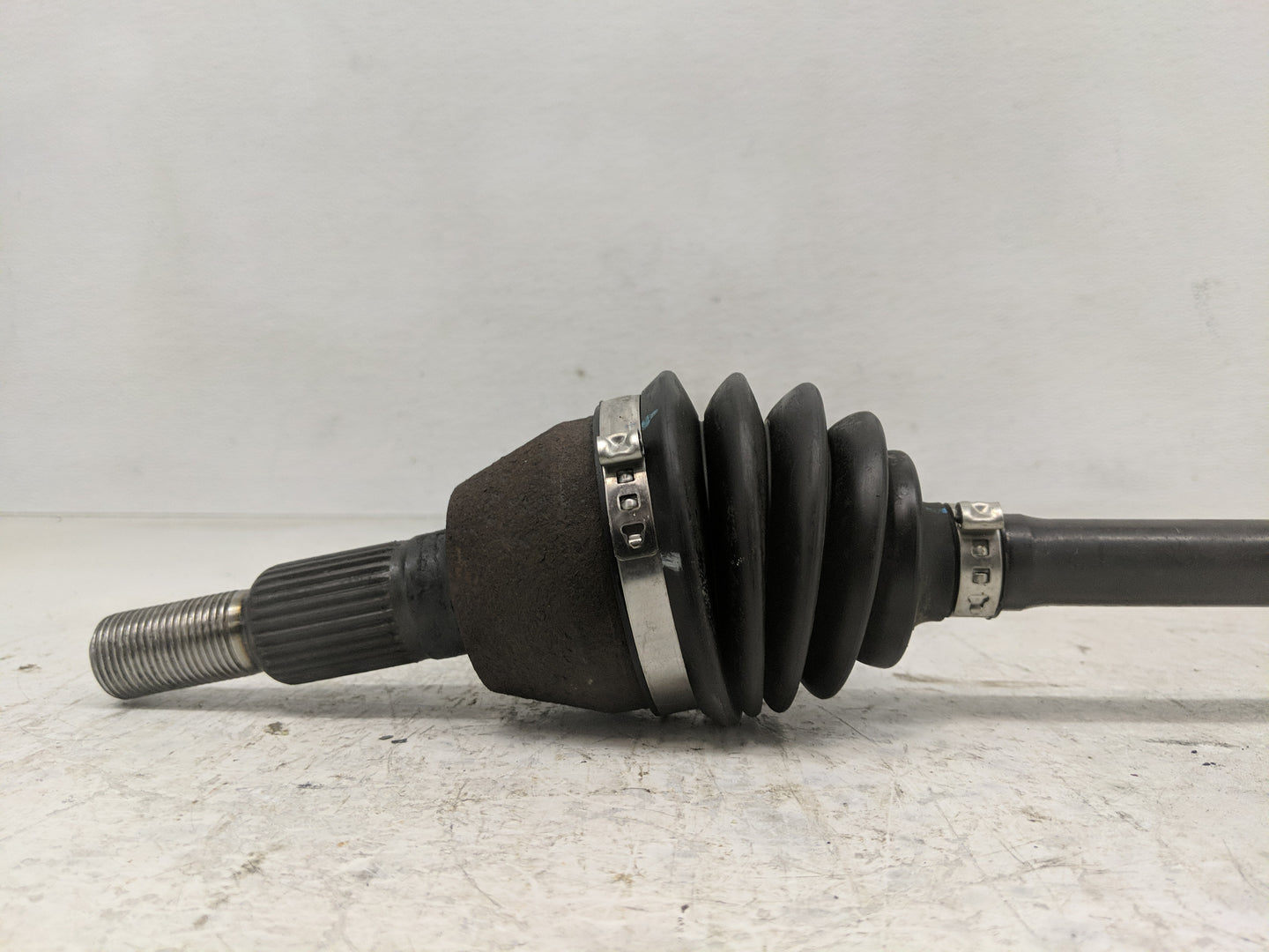 2007-2009 Chevrolet Equinox Axle Shaft Front Driver Cv C/v - Oemusedautoparts1.com