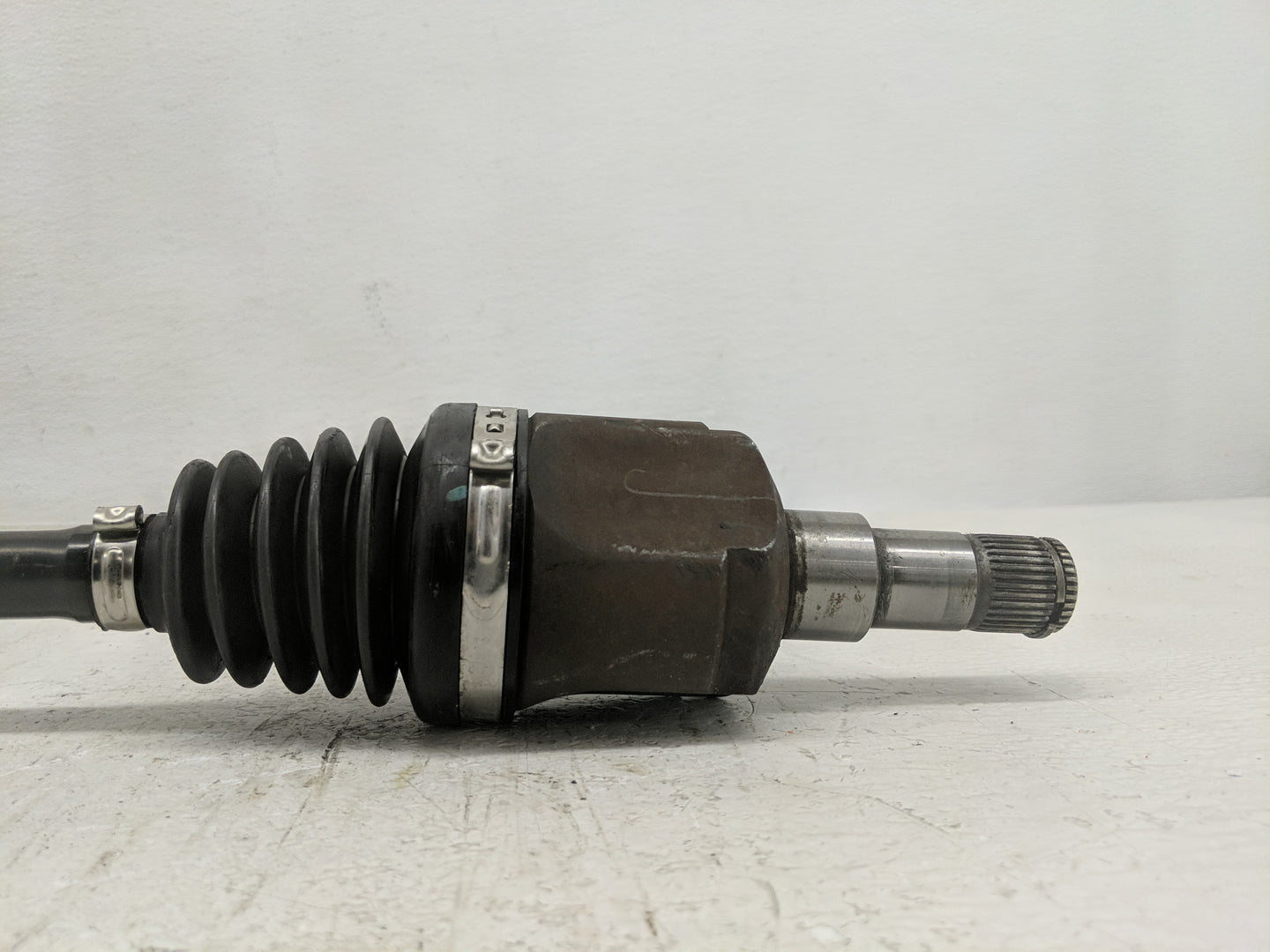 2007-2009 Chevrolet Equinox Axle Shaft Front Driver Cv C/v - Oemusedautoparts1.com