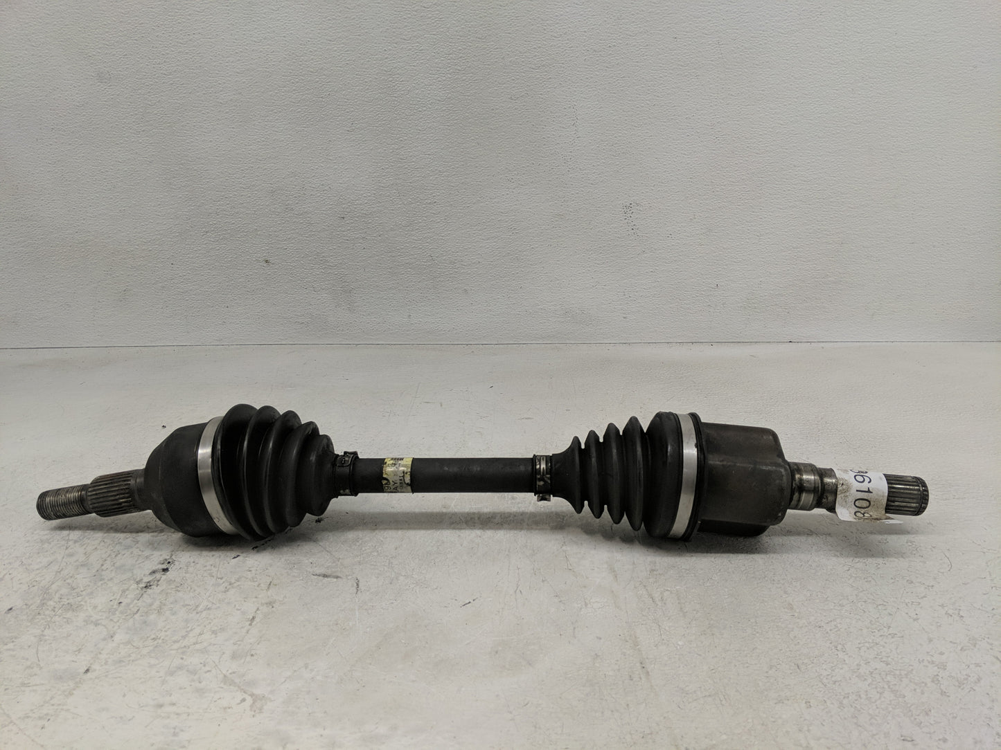 2007-2009 Chevrolet Equinox Axle Shaft Front Driver Cv C/v - Oemusedautoparts1.com
