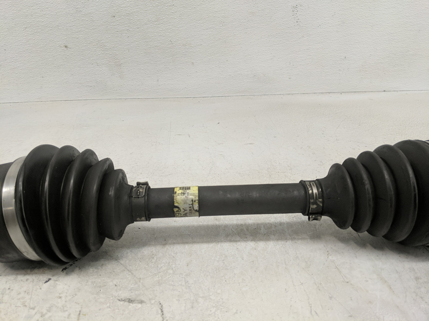 2007-2009 Chevrolet Equinox Axle Shaft Front Driver Cv C/v - Oemusedautoparts1.com