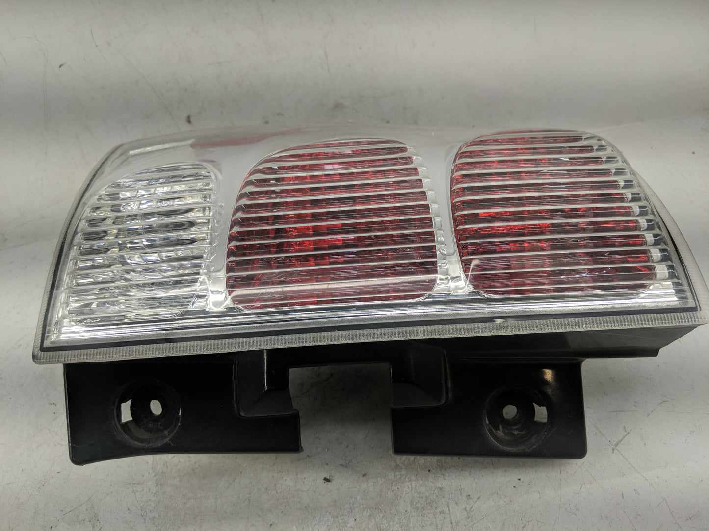 2005-2009 Chevrolet Equinox Tail Light Assembly Driver Left OEM Fits Fits 2005 2006 2007 2008 2009 OEM Used Auto Parts - Oem