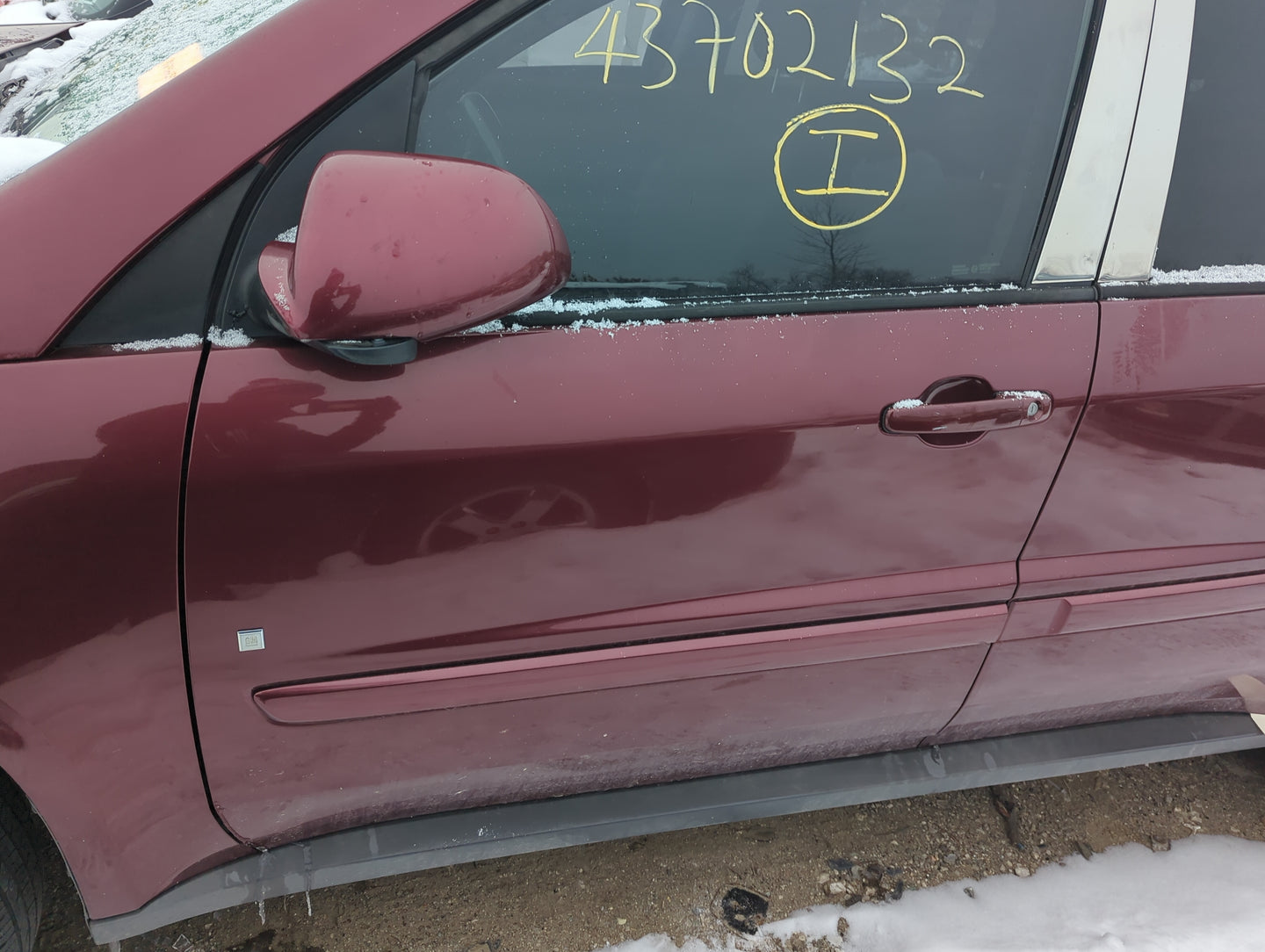 2005-2009 Chevrolet Equinox Driver Front Door Oem 1353746 - Oemusedautoparts1.com