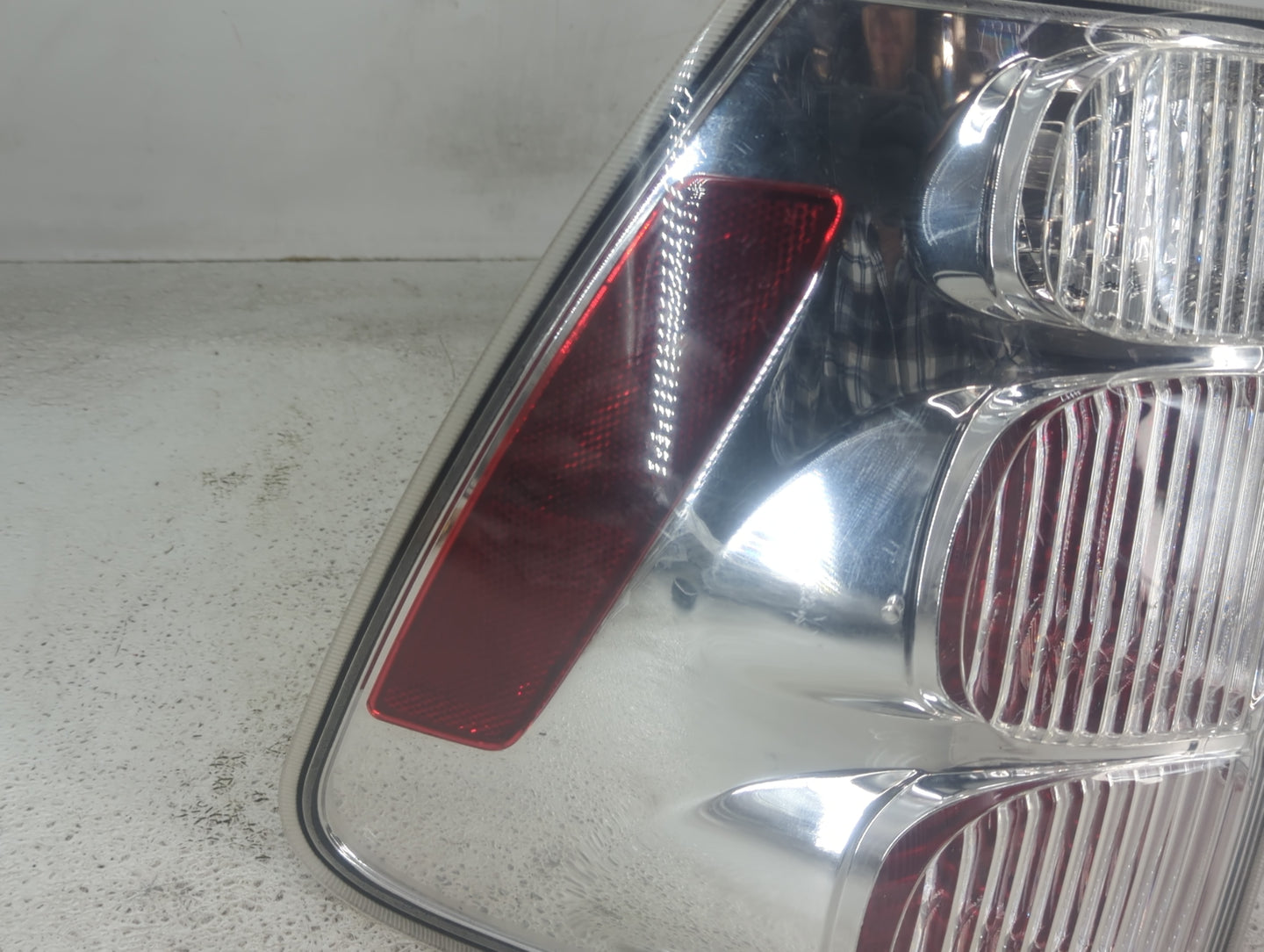 2005-2009 Chevrolet Equinox Tail Light Assembly Passenger Right OEM Fits Fits 2005 2006 2007 2008 2009 OEM Used Auto Parts -