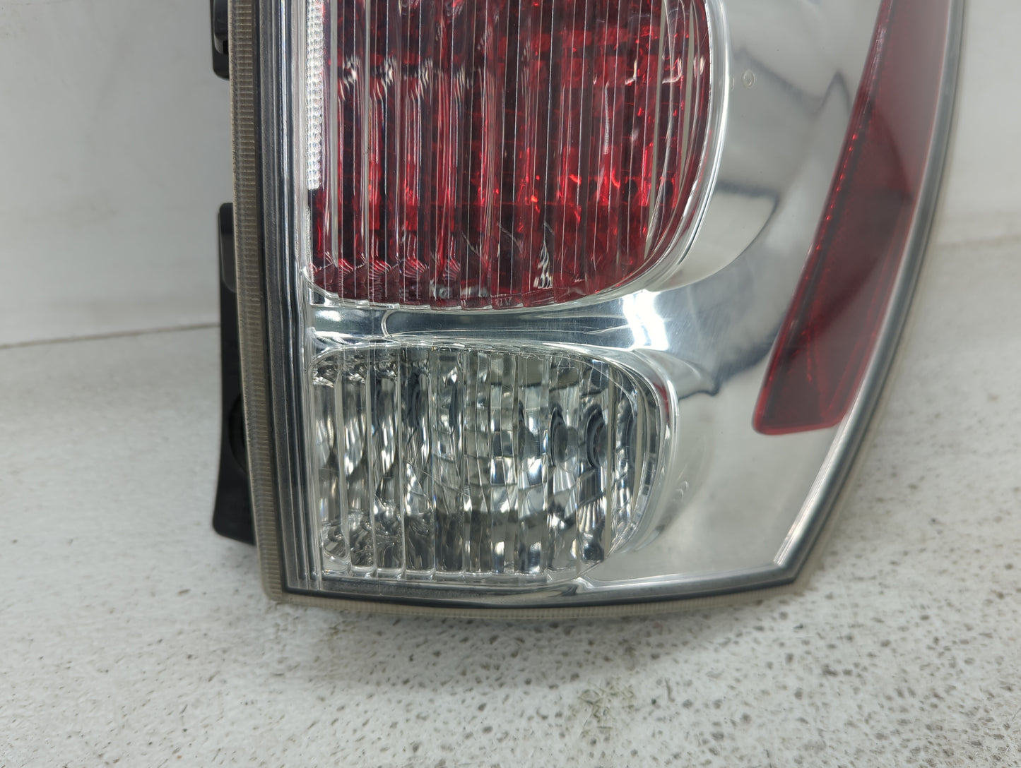 2005-2009 Chevrolet Equinox Tail Light Assembly Passenger Right OEM Fits Fits 2005 2006 2007 2008 2009 OEM Used Auto Parts -