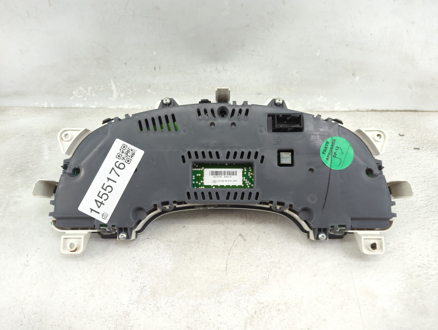 2008-2009 Chevrolet Equinox Instrument Cluster Speedometer Gauges Miles: Fits Fits 2008 2009 OEM Used Auto Parts - Oemusedau