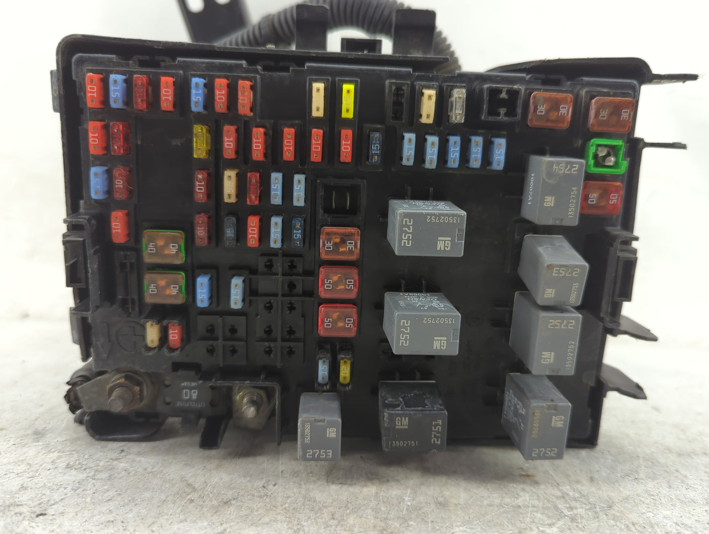 2007-2009 Chevrolet Equinox Fusebox Fuse Box Panel Relay Module P/N:25820367 6351-1761 Fits Fits 2007 2008 2009 OEM Used Aut