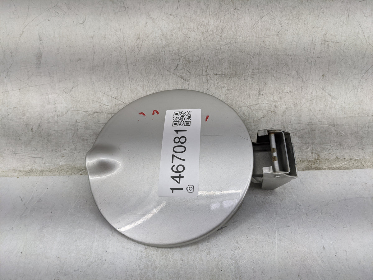 2008 Chevrolet Equinox Fuel Tank Door Lid Gas Tank Silver - Oemusedautoparts1.com