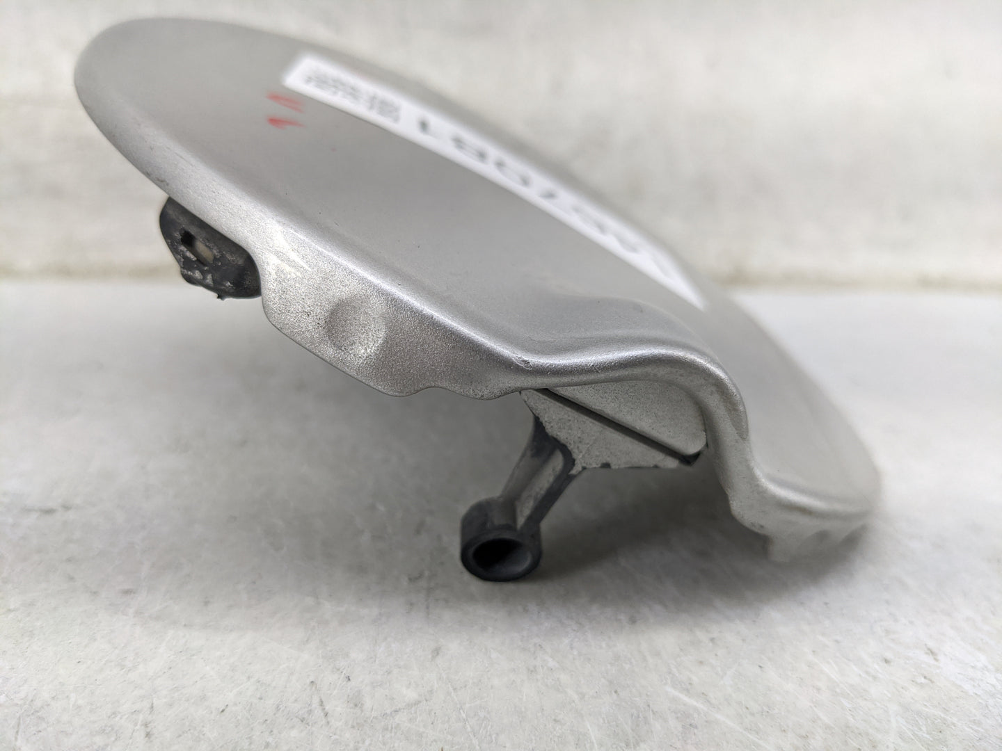 2008 Chevrolet Equinox Fuel Tank Door Lid Gas Tank Silver - Oemusedautoparts1.com