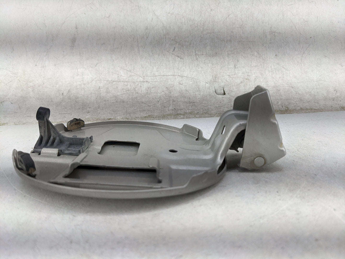 2008 Chevrolet Equinox Fuel Tank Door Lid Gas Tank Silver - Oemusedautoparts1.com