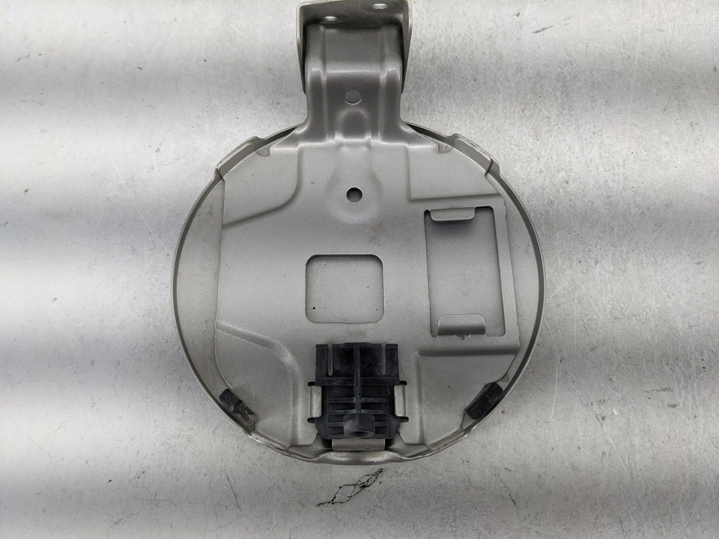 2008 Chevrolet Equinox Fuel Tank Door Lid Gas Tank Silver - Oemusedautoparts1.com