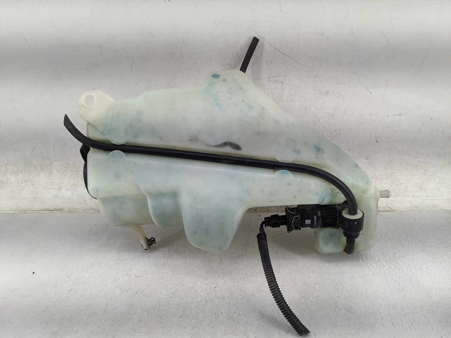 2008 Chevrolet Equinox Windshield Washer Fluid Reservoir Bottle Oem - Oemusedautoparts1.com