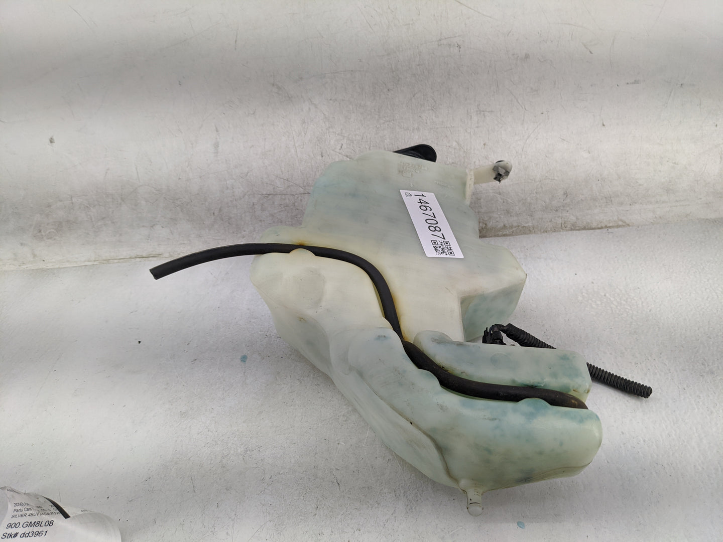 2008 Chevrolet Equinox Windshield Washer Fluid Reservoir Bottle Oem - Oemusedautoparts1.com