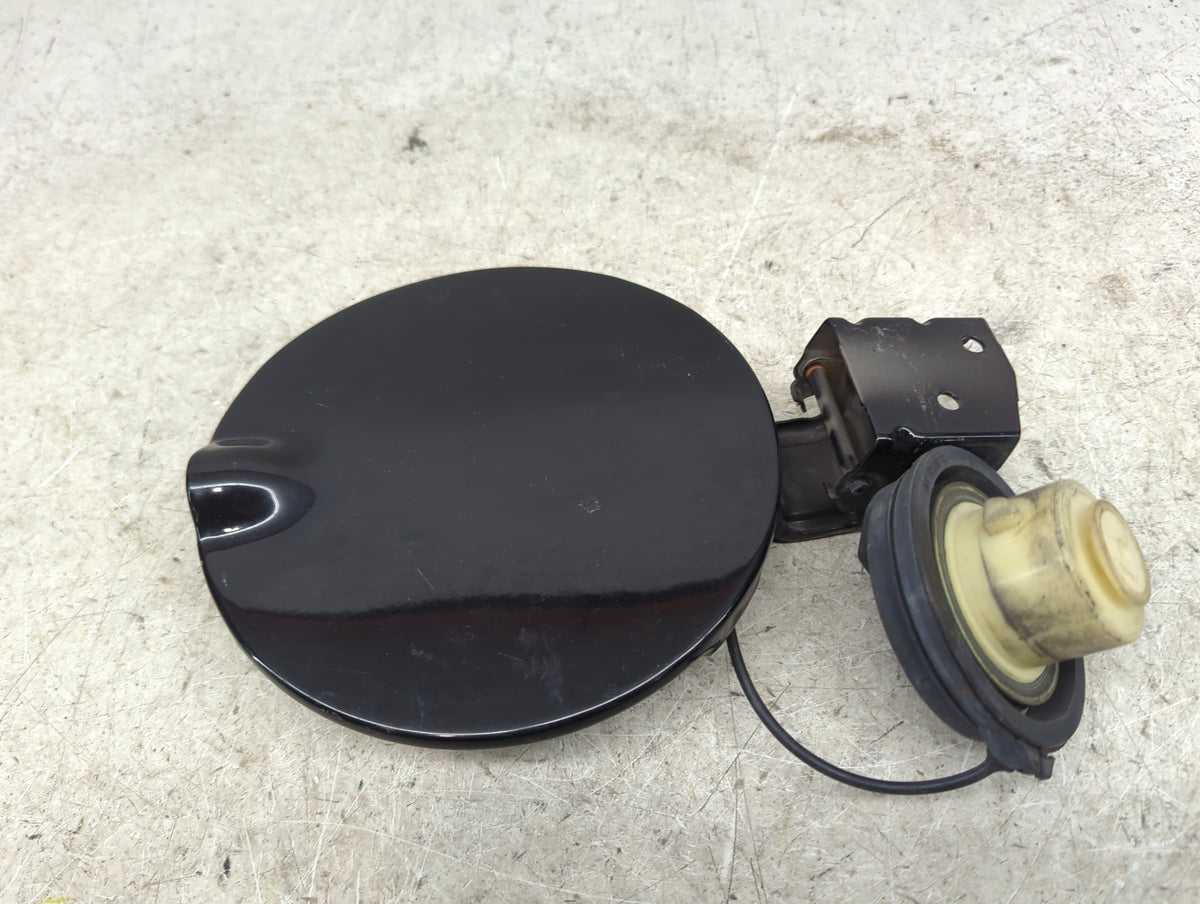 2008 Chevrolet Equinox Fuel Tank Door Lid Gas Tank Black - Oemusedautoparts1.com