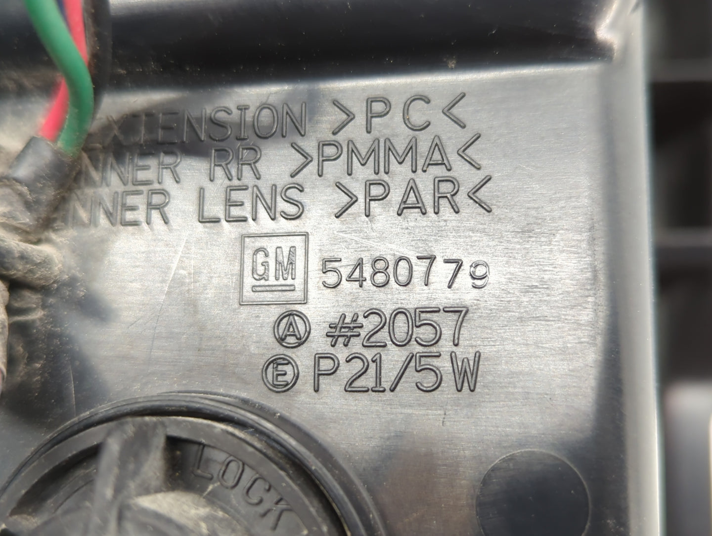 2005-2009 Chevrolet Equinox Tail Light Assembly Passenger Right OEM P/N:5480779 Fits Fits 2005 2006 2007 2008 2009 OEM Used 