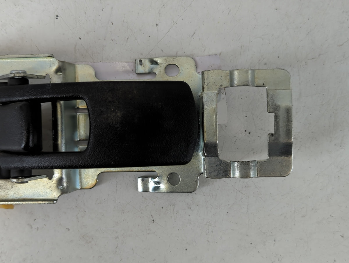 2005 Chevrolet Equinox Driver Front Left Door Handle Exterior Assembly 675345 - Oemusedautoparts1.com