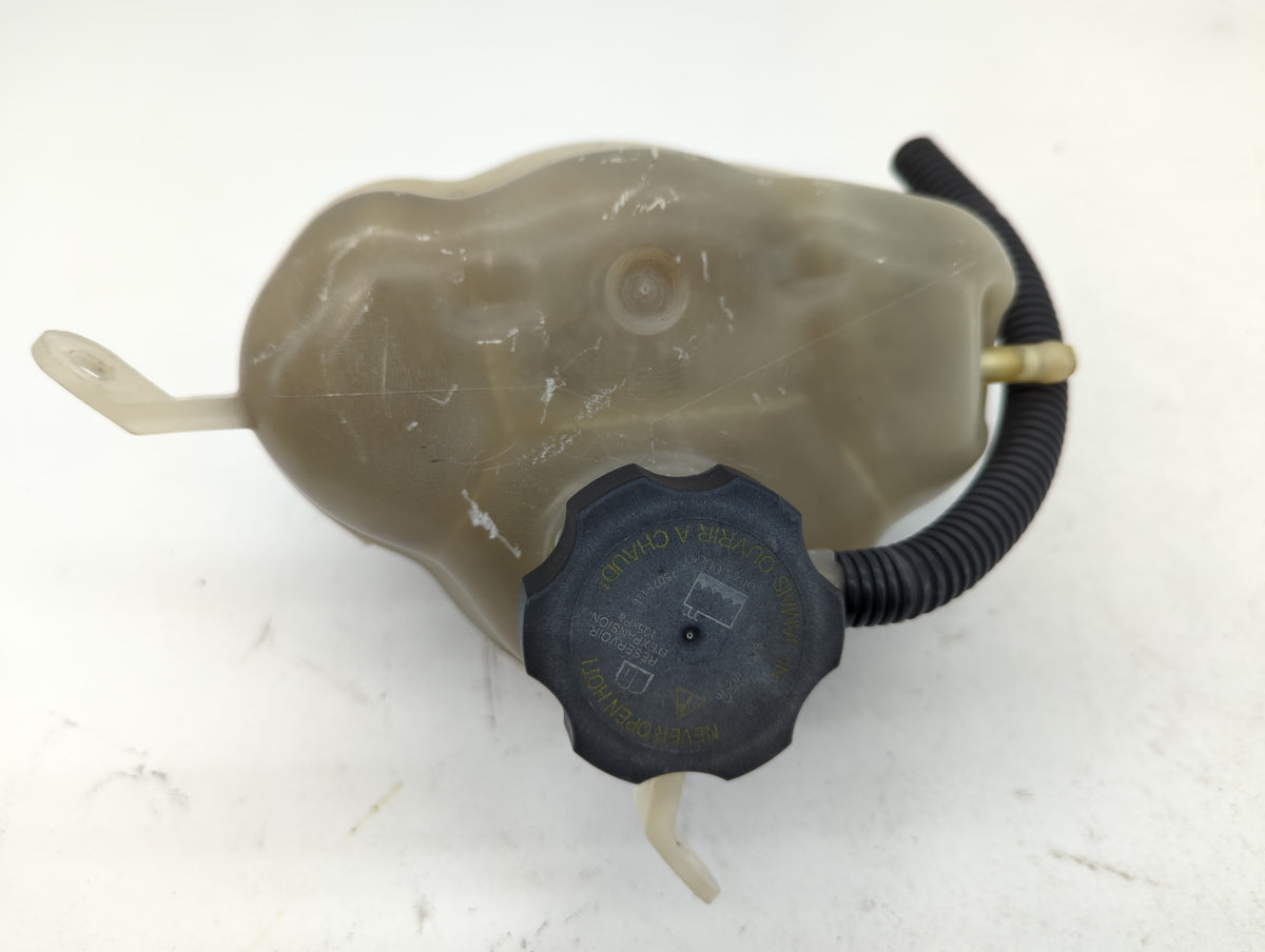 2006 Chevrolet Equinox Radiator Coolant Overflow Expansion Tank Bottle 686076 - Oemusedautoparts1.com