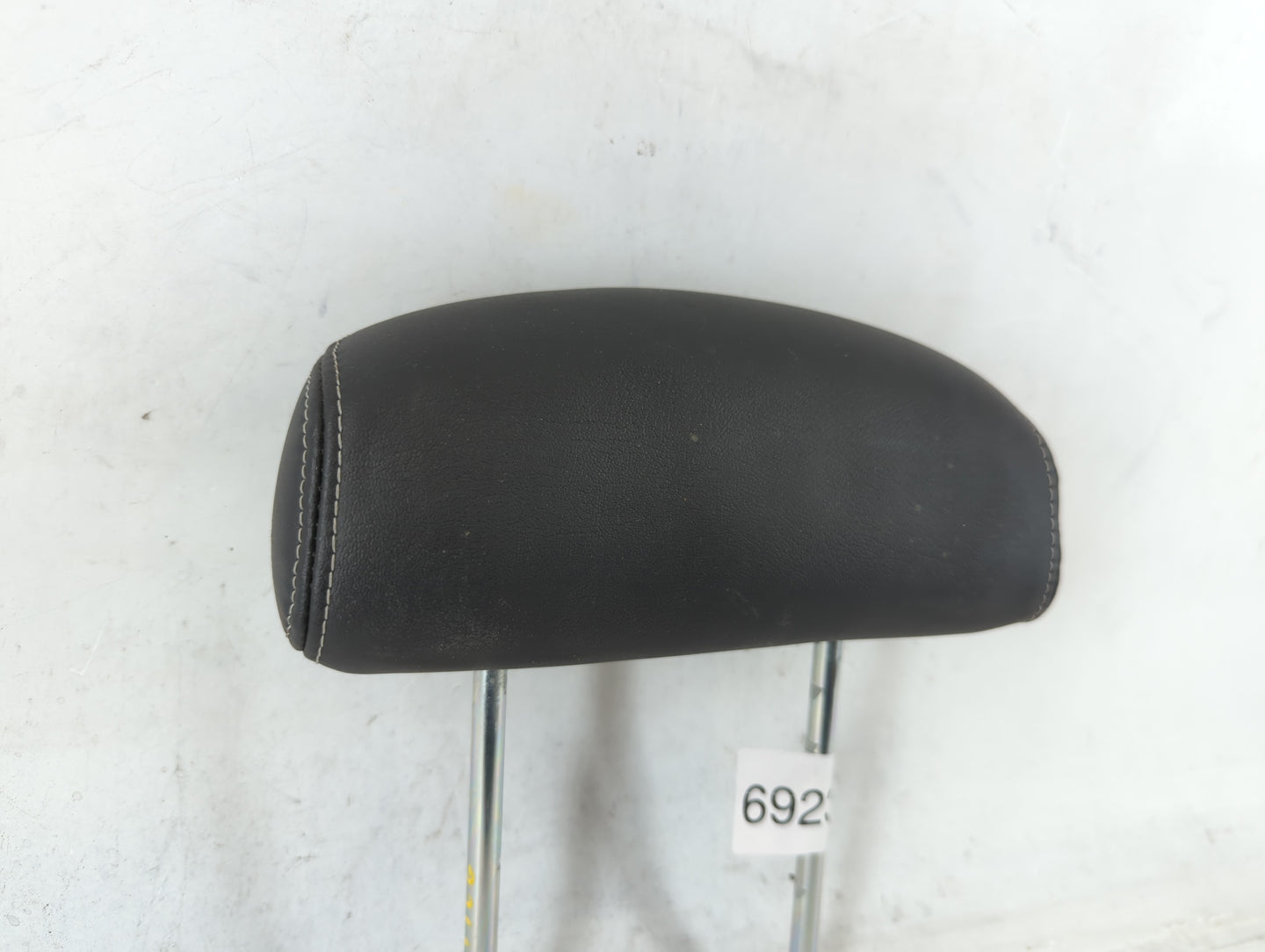 2007-2009 Chevrolet Equinox Headrest Head Rest Rear Seat Fits Fits 2007 2008 2009 OEM Used Auto Parts - Oemusedautoparts1.co
