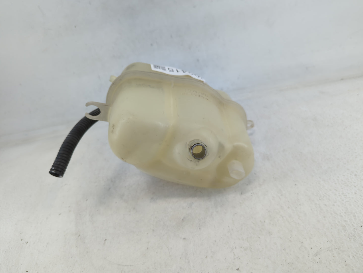 2006 Chevrolet Equinox Radiator Coolant Overflow Expansion Tank Bottle 692415 - Oemusedautoparts1.com