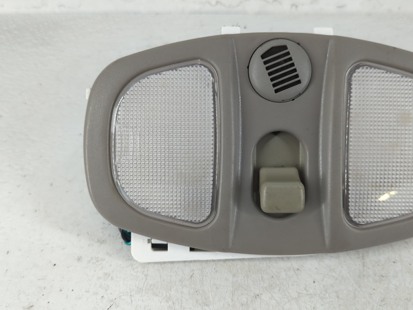 2008 Chevrolet Equinox Overhead Roof Console - Oemusedautoparts1.com