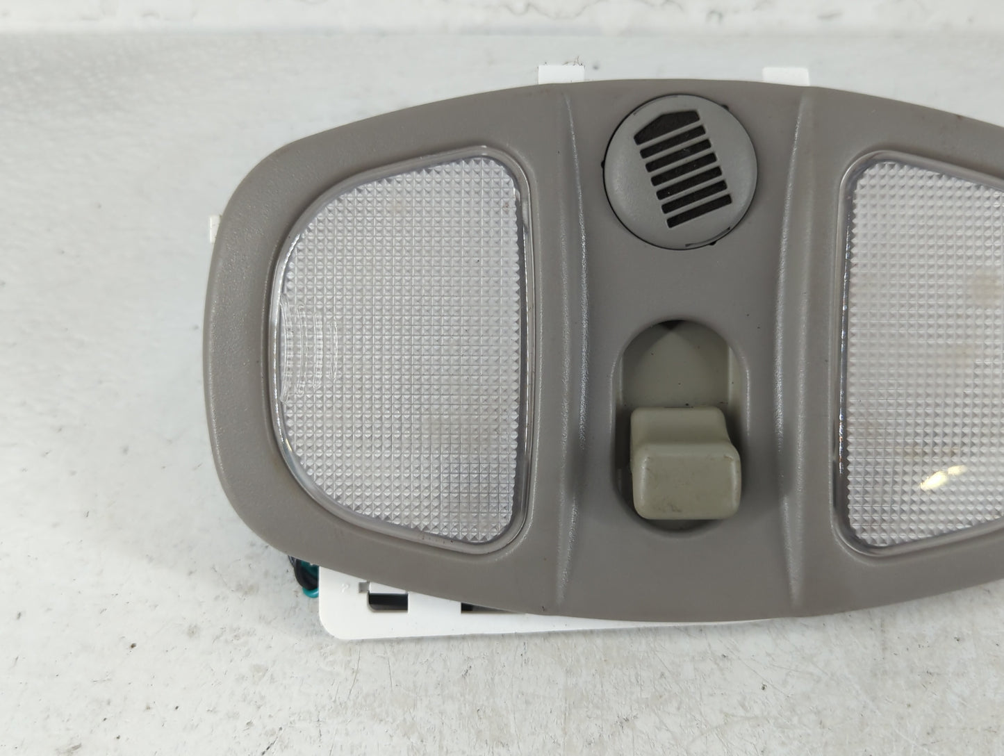 2008 Chevrolet Equinox Overhead Roof Console - Oemusedautoparts1.com