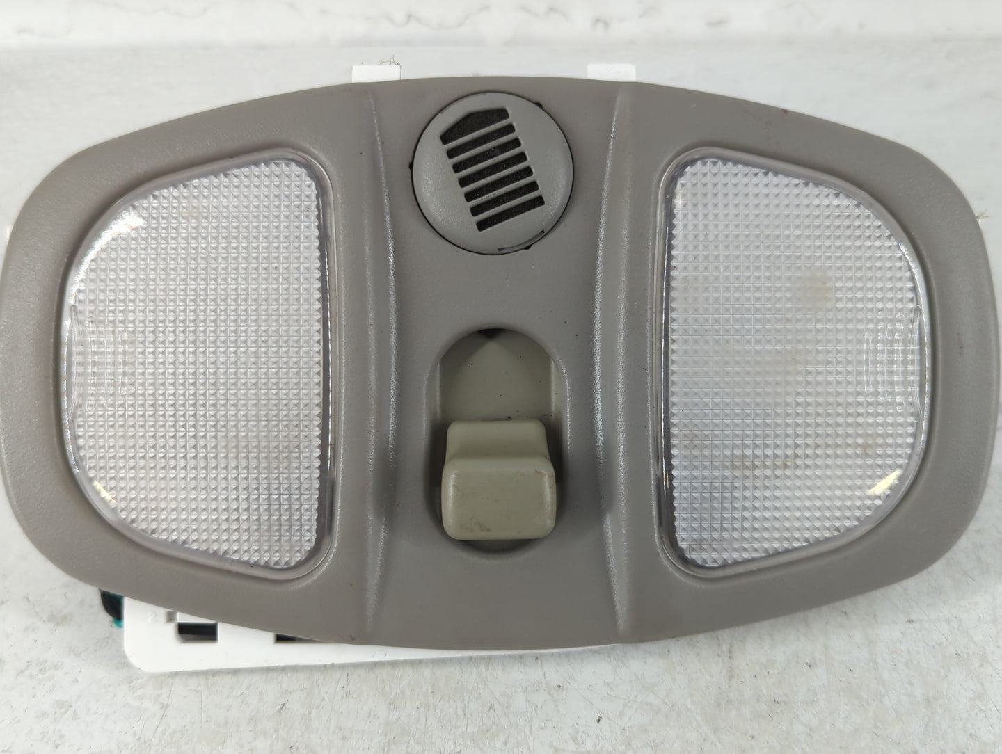 2008 Chevrolet Equinox Overhead Roof Console - Oemusedautoparts1.com