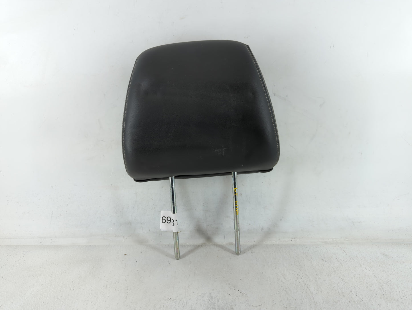 2007-2009 Chevrolet Equinox Headrest Head Rest Front Driver Passenger Seat Fits Fits 2007 2008 2009 OEM Used Auto Parts - Oe