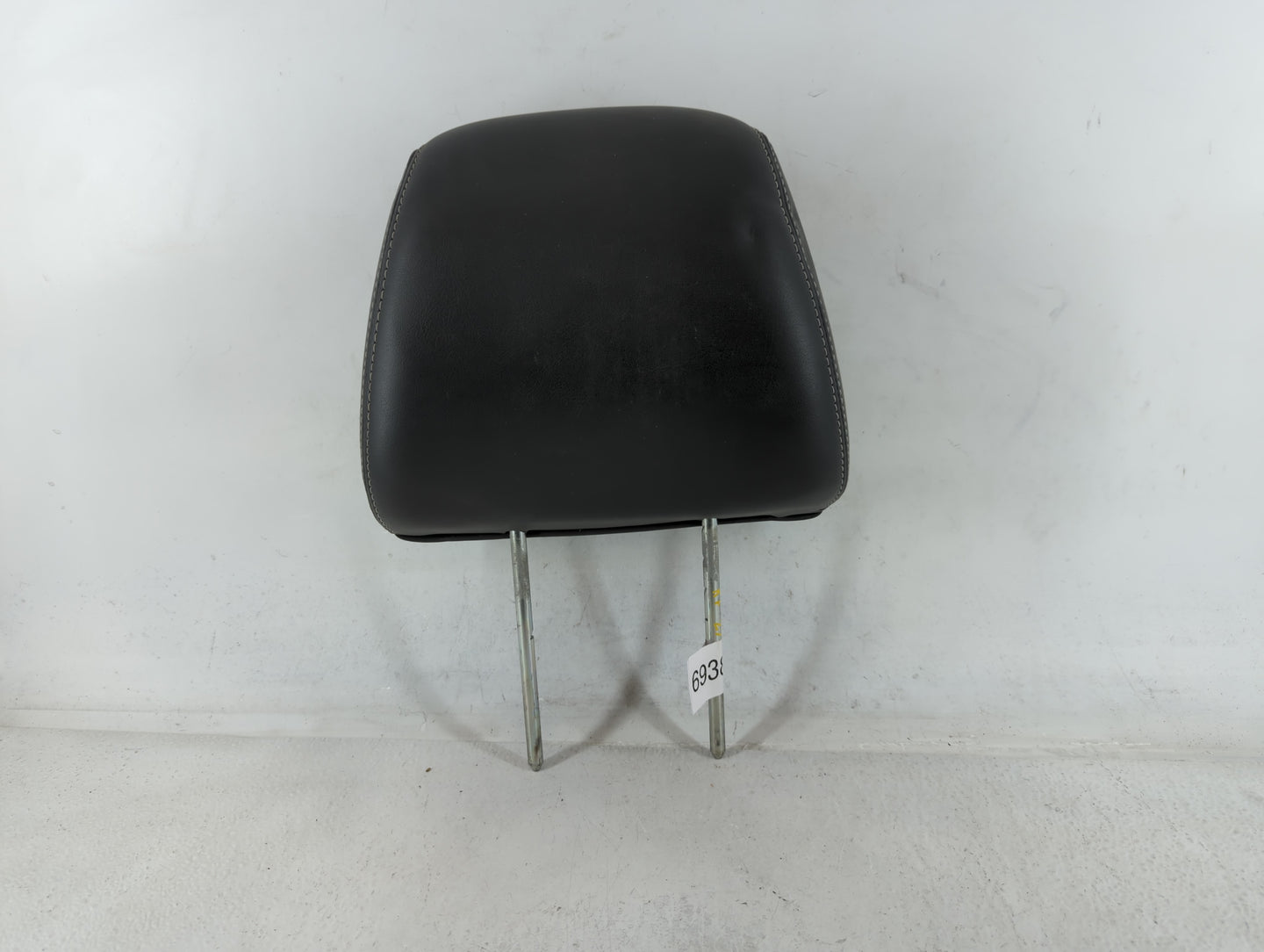 2008-2009 Chevrolet Equinox Headrest Head Rest Front Driver Passenger Seat Fits Fits 2008 2009 OEM Used Auto Parts - Oemused