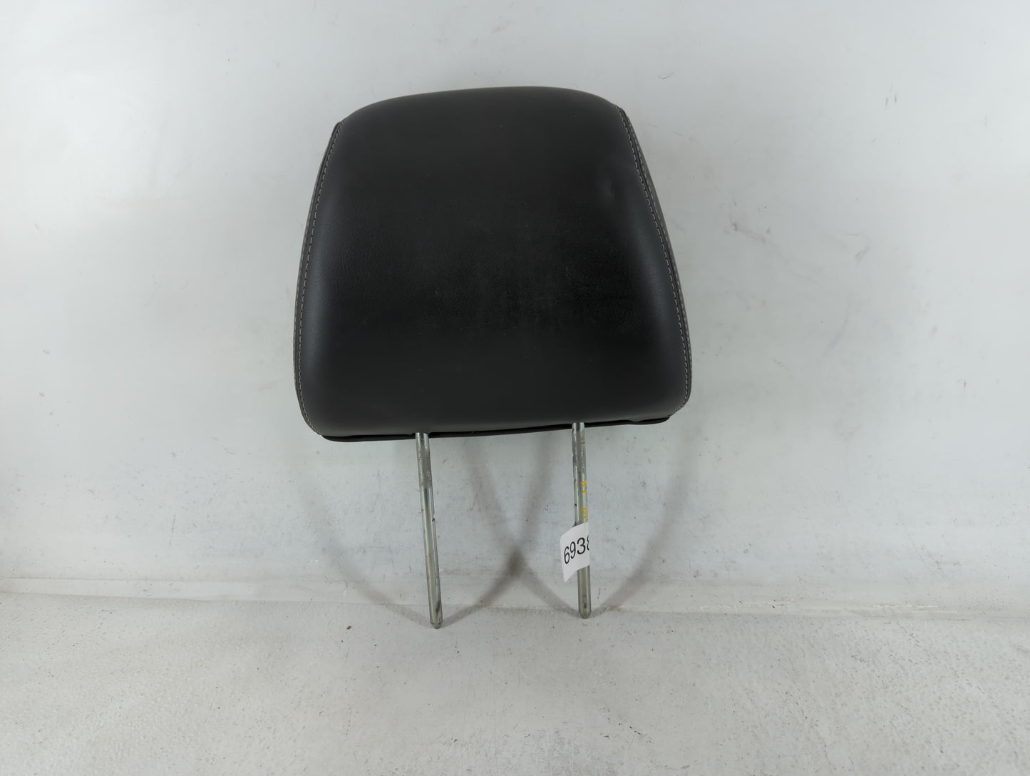 2008-2009 Chevrolet Equinox Headrest Head Rest Front Driver Passenger Seat Fits Fits 2008 2009 OEM Used Auto Parts - Oemused