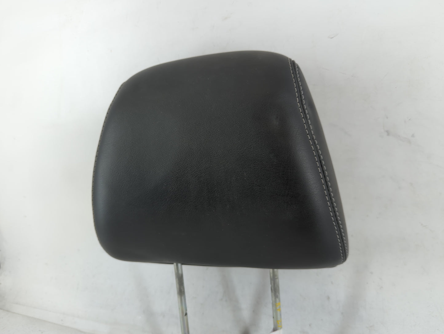 2008-2009 Chevrolet Equinox Headrest Head Rest Front Driver Passenger Seat Fits Fits 2008 2009 OEM Used Auto Parts - Oemused