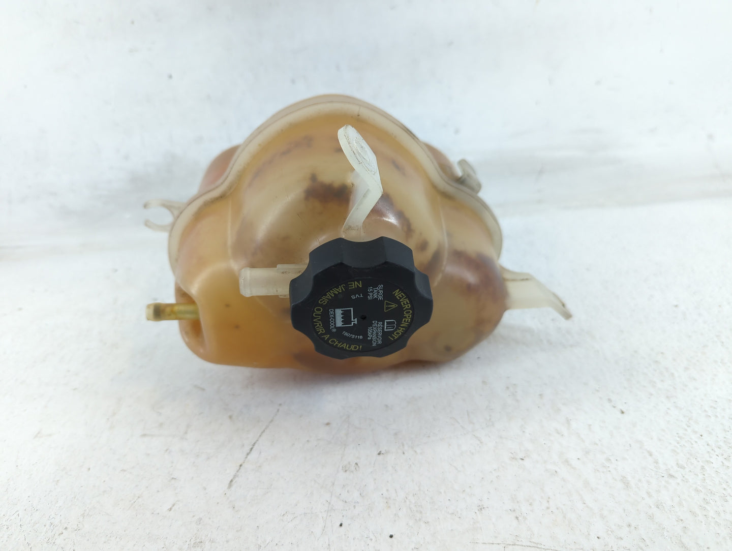 2006 Chevrolet Equinox Radiator Coolant Overflow Expansion Tank Bottle 700872 - Oemusedautoparts1.com